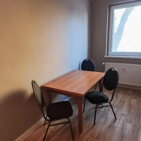 Grosse Fuer 4-6 Personen Bei Neubrandenburg * Coelpin